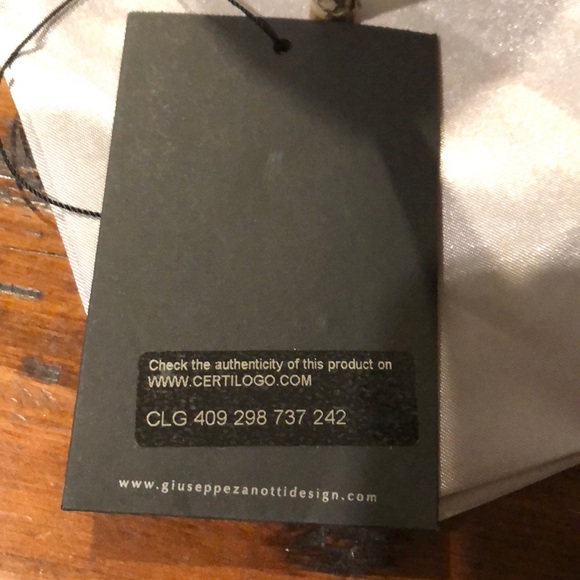 Giuseppe Pumps - Picture 2 of 5